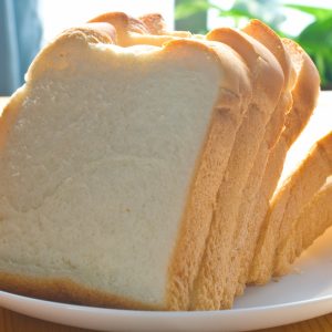中国でニュースになったユニクロとカウズコラボ商品が日本でも販売！